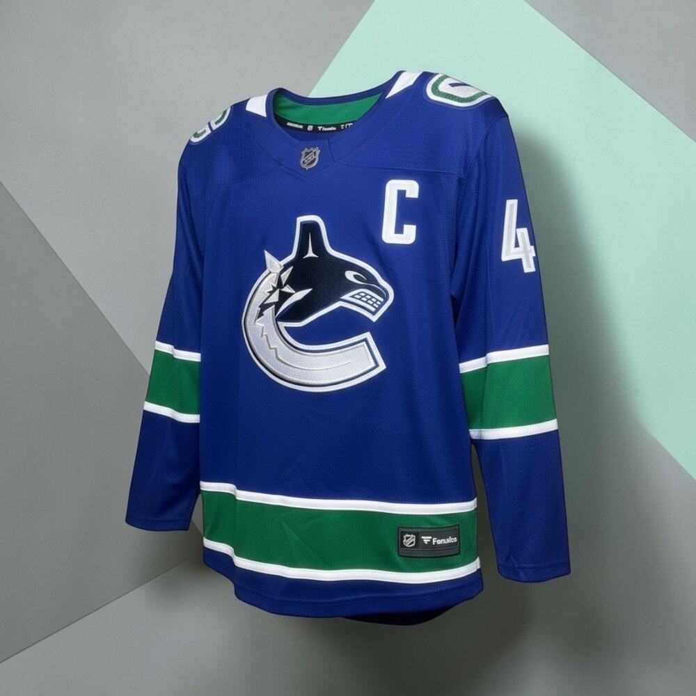 Quinn Hughes #43 Vancouver Canucks Fanatics Breakaway Jersey Men L NWT Captain